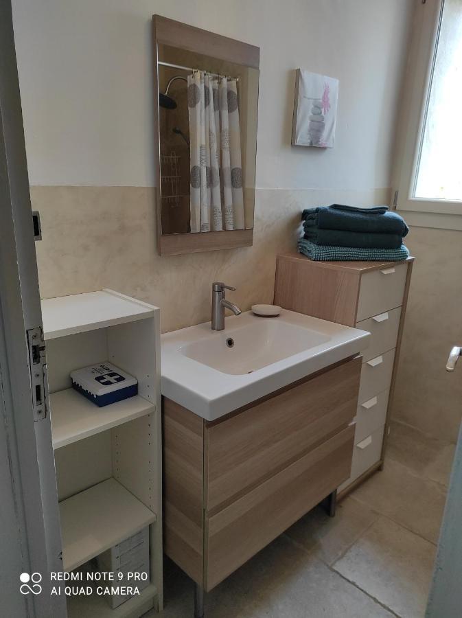 Entre Ble Et Lavande Apartment Bonnieux Bagian luar foto