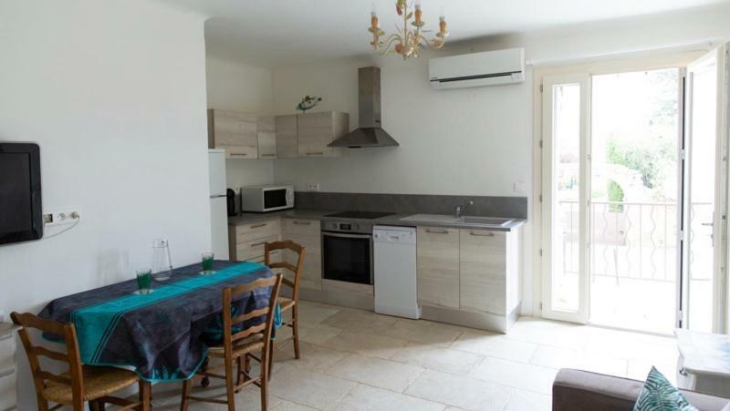 Entre Ble Et Lavande Apartment Bonnieux Bagian luar foto